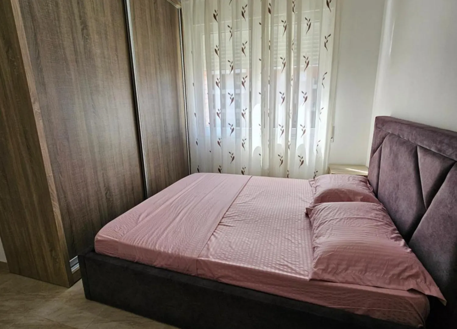 Tirana Apartament,Levis